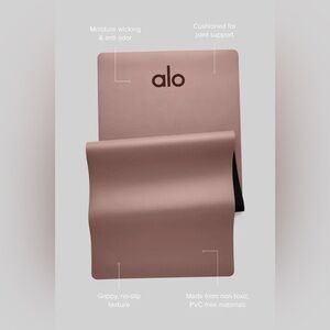 Alo Yoga Mat in Quartz